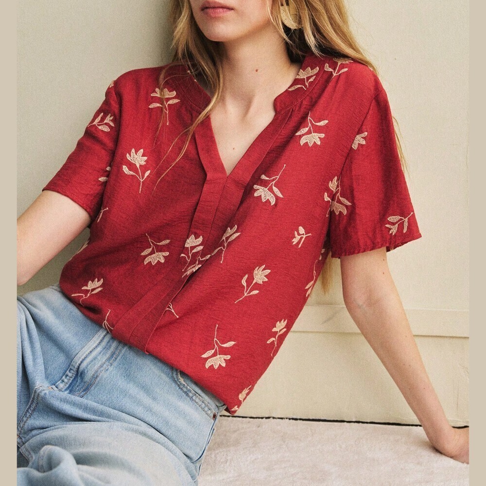 Red Cream Floral Embroidered Notched V-Neck Short Sleeve Tunic Blouse